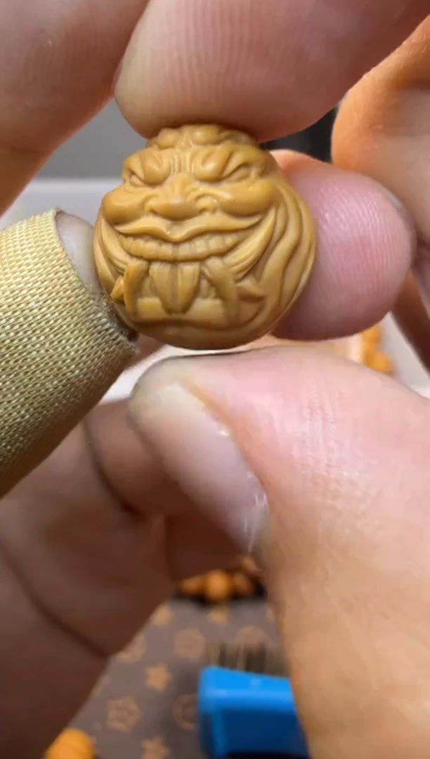 吊坠猴头核桃耍牙