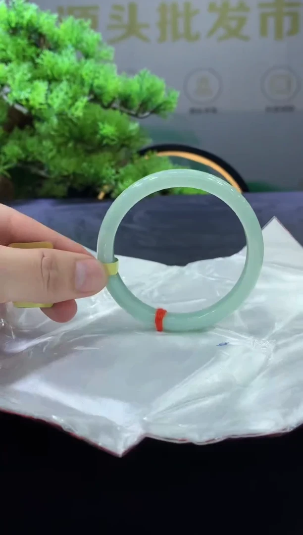 未镶嵌手镯翡翠翡翠手镯