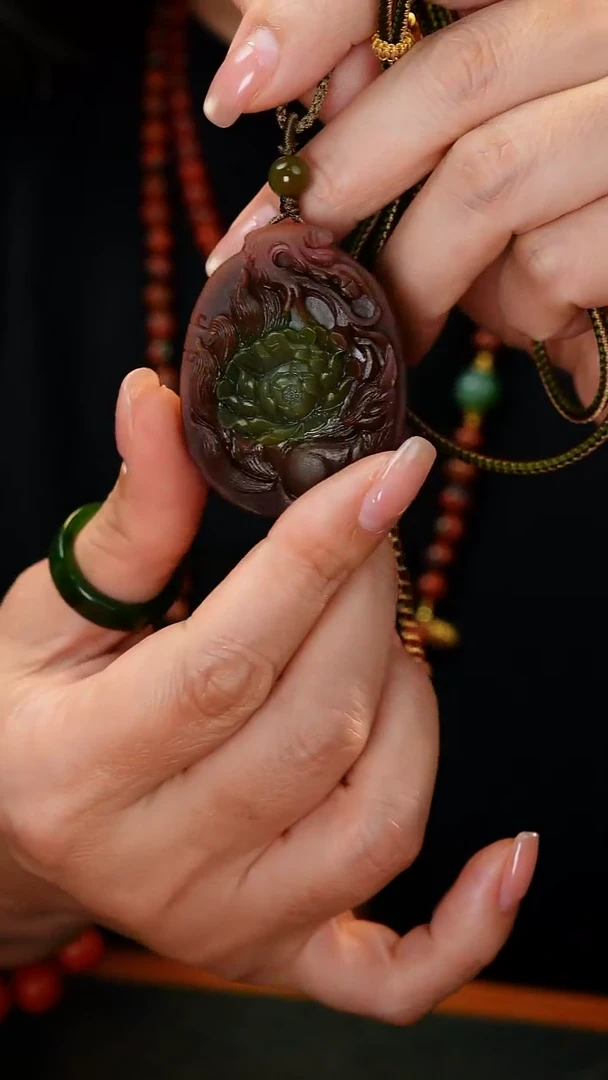 未镶嵌吊坠(赠链)玛瑙/玉髓自**花盐源雕刻件