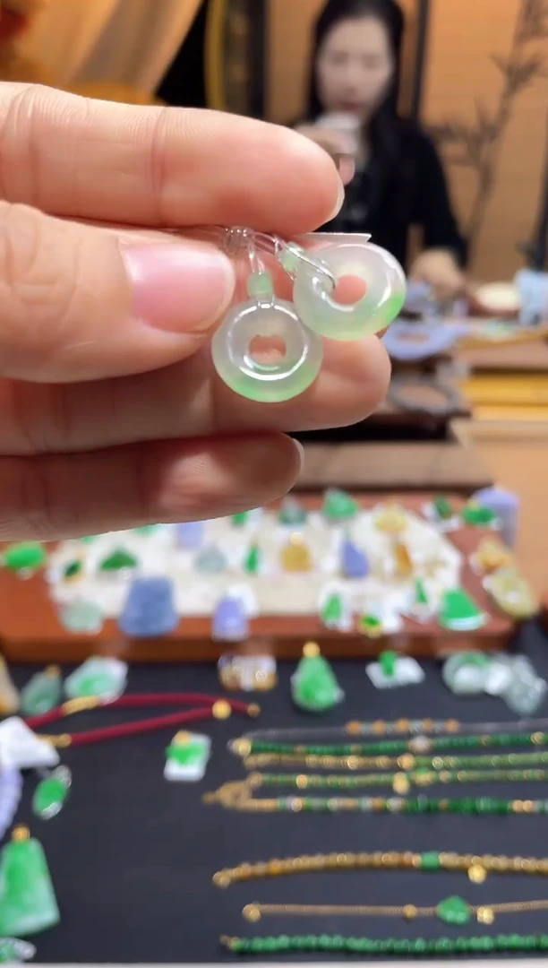 颈饰未镶嵌翡翠甜甜圈