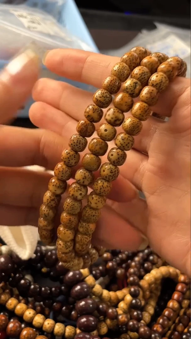 吊坠星月菩提精工级粉皮陈籽桶珠8*7长串
