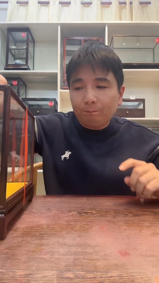 卢氏黑黄檀（大叶紫檀）玻璃罩070