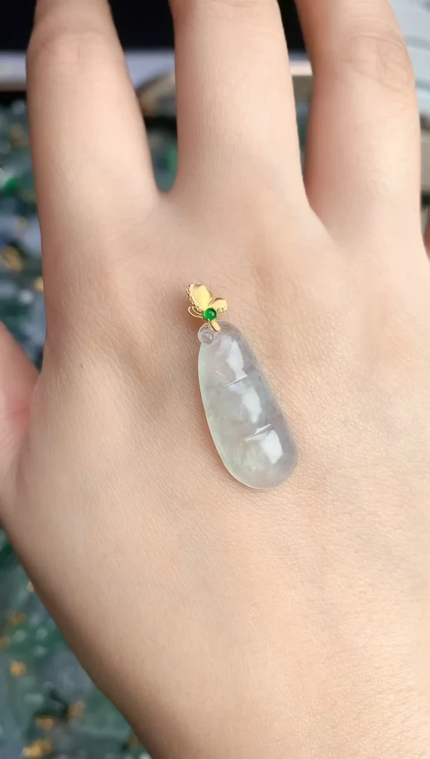 颈饰18K金镶嵌翡翠2025110601