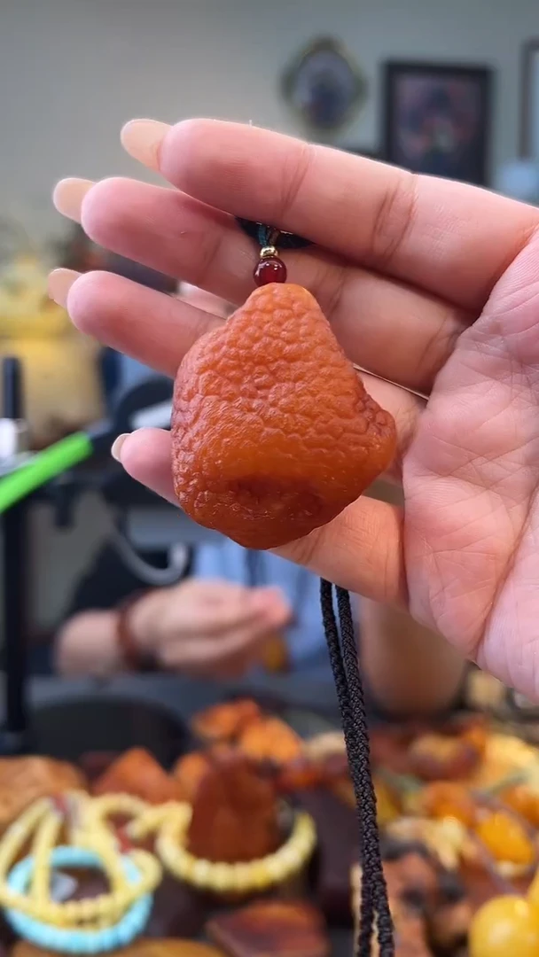 琥珀颈饰未镶嵌吊坠