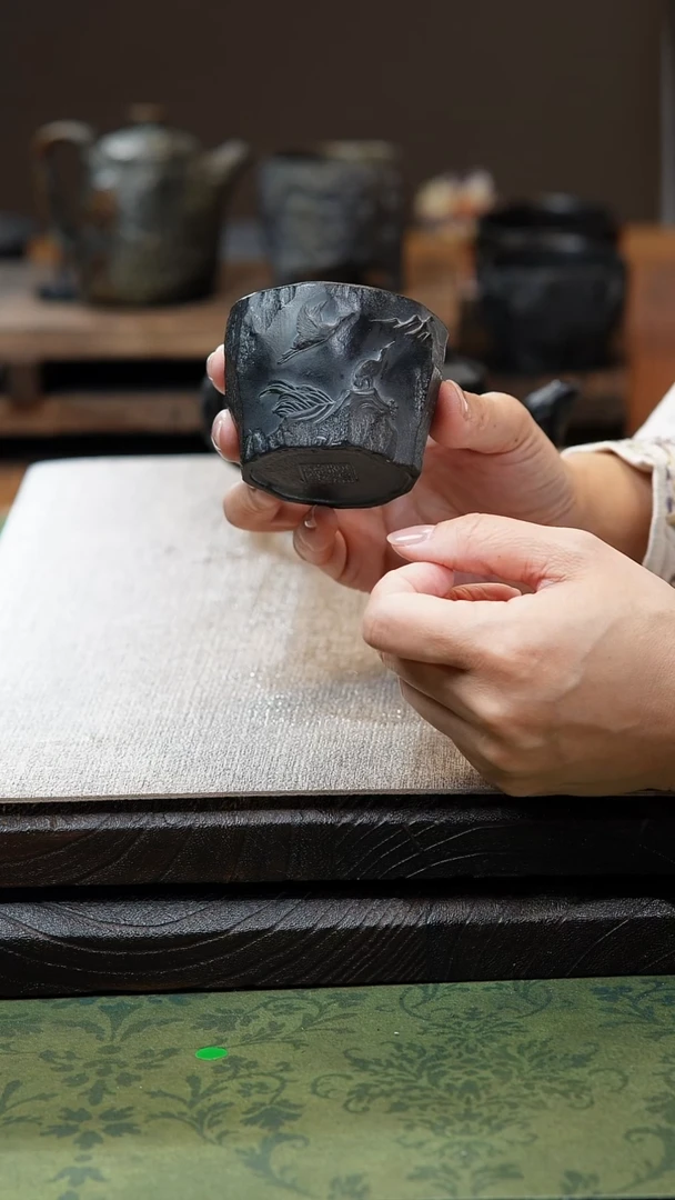 柯荣盛老师作品冰碛岩重工雕刻山水手凿杯