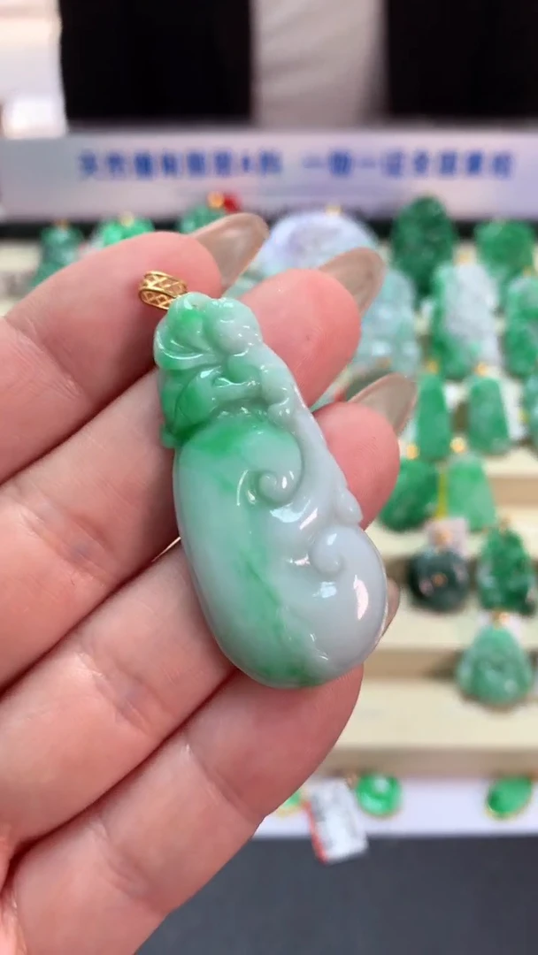 【闪购商品】翡翠吊坠(不含链)18K金镶嵌挂件