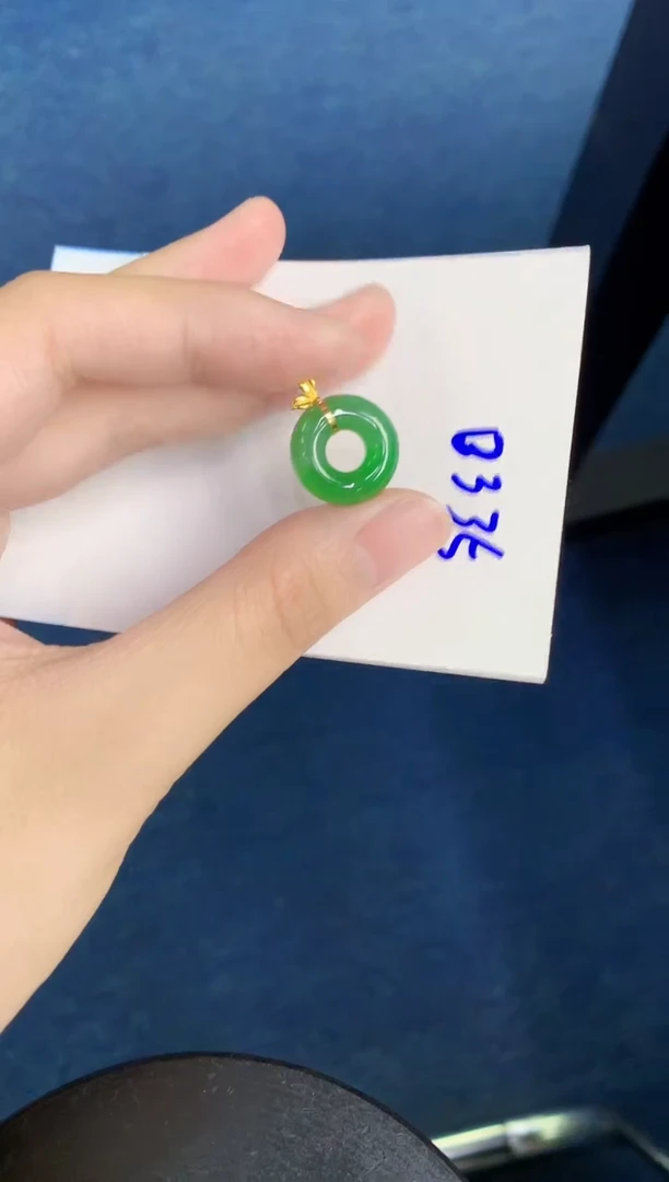 翡翠18K金镶嵌颈饰天然翡翠緬甸A貨