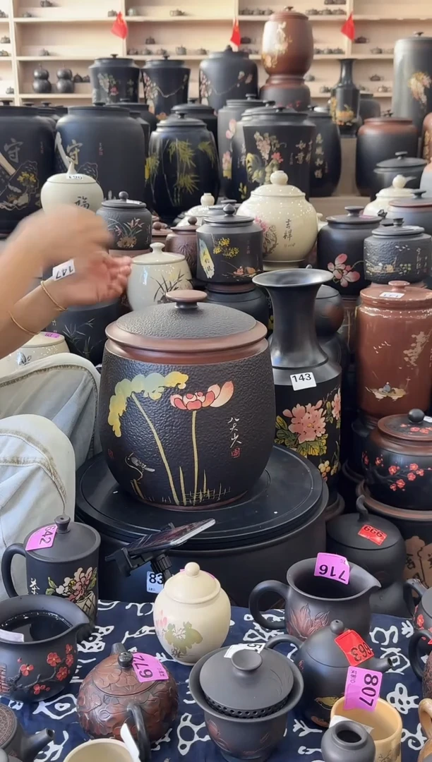 罐瑕疵茶缸高33cm锤纹彩填   147