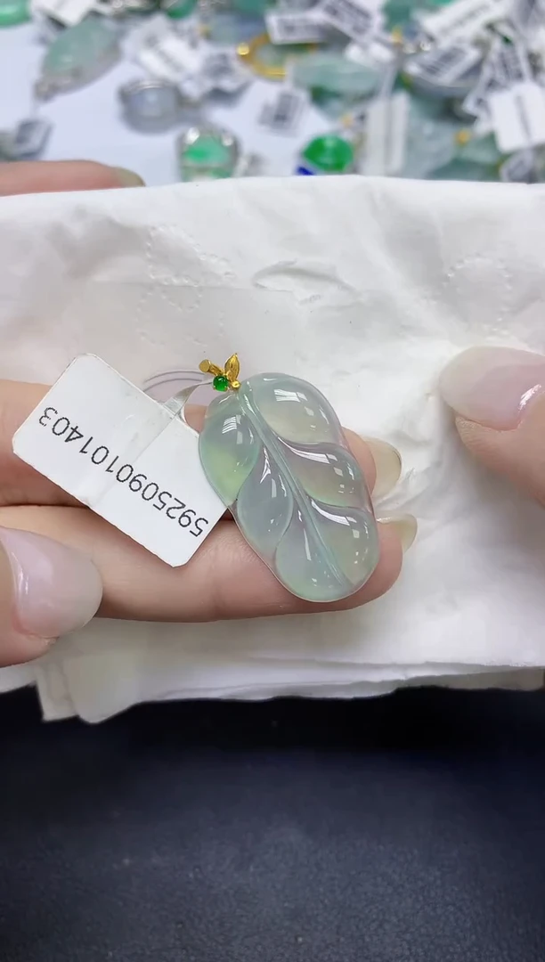 颈饰18K金镶嵌翡翠天然缅甸翡翠A货百元以上9元证书费自理