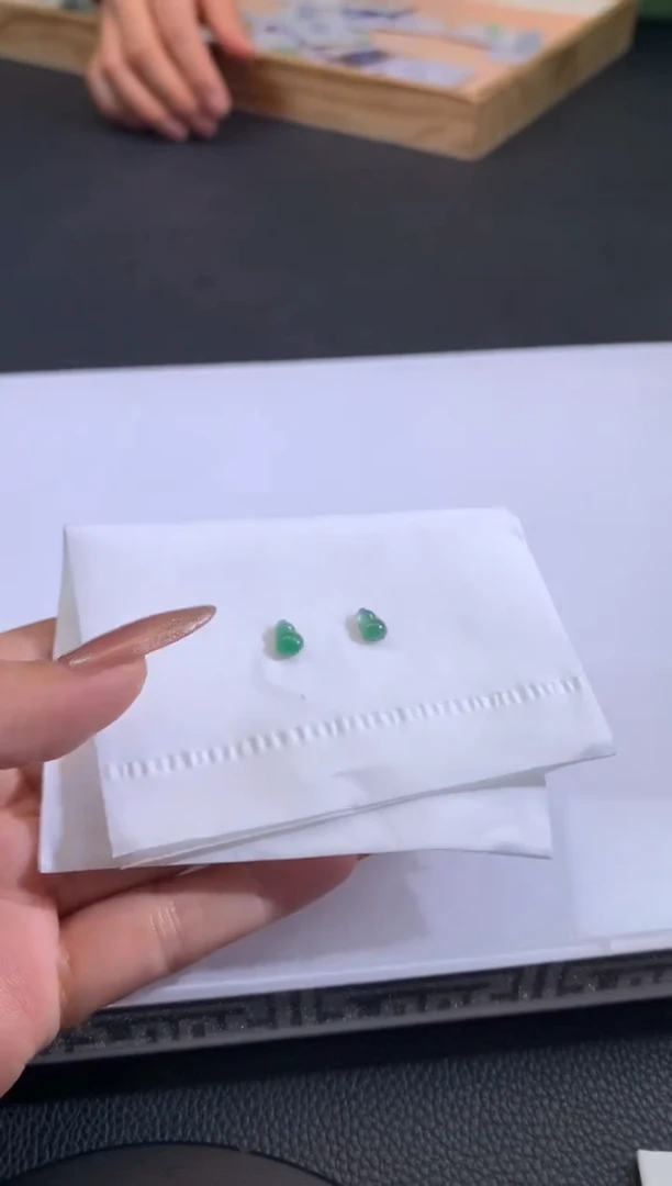 【闪购商品】定制翡翠未镶嵌翡翠