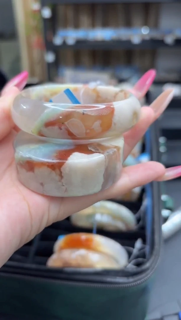 未镶嵌手镯石英质玉31(58圈赠送镯心)