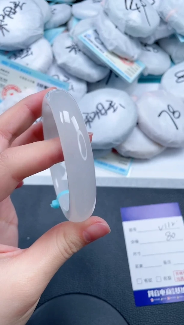 石英质玉手镯未镶嵌24V112-58