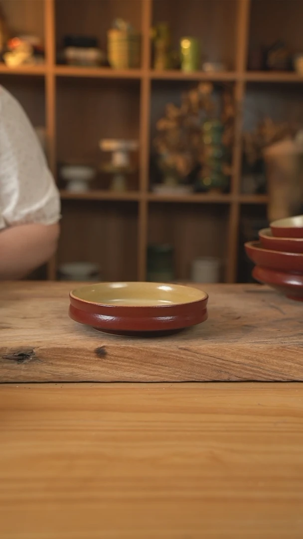 复古红色的6英寸折腰盘【壶