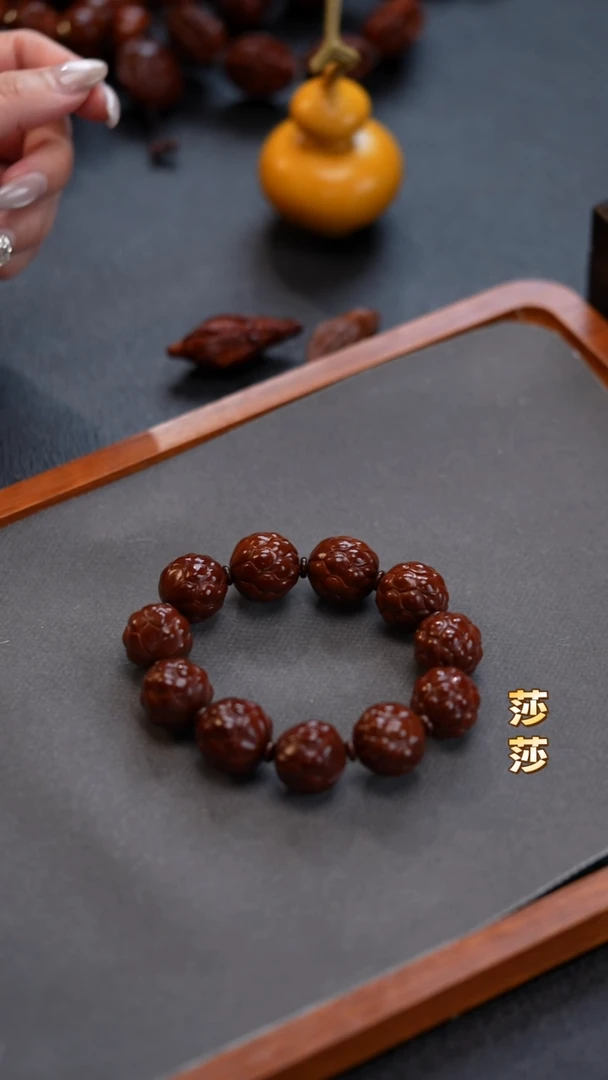 吊坠橄榄核A****。橄榄核