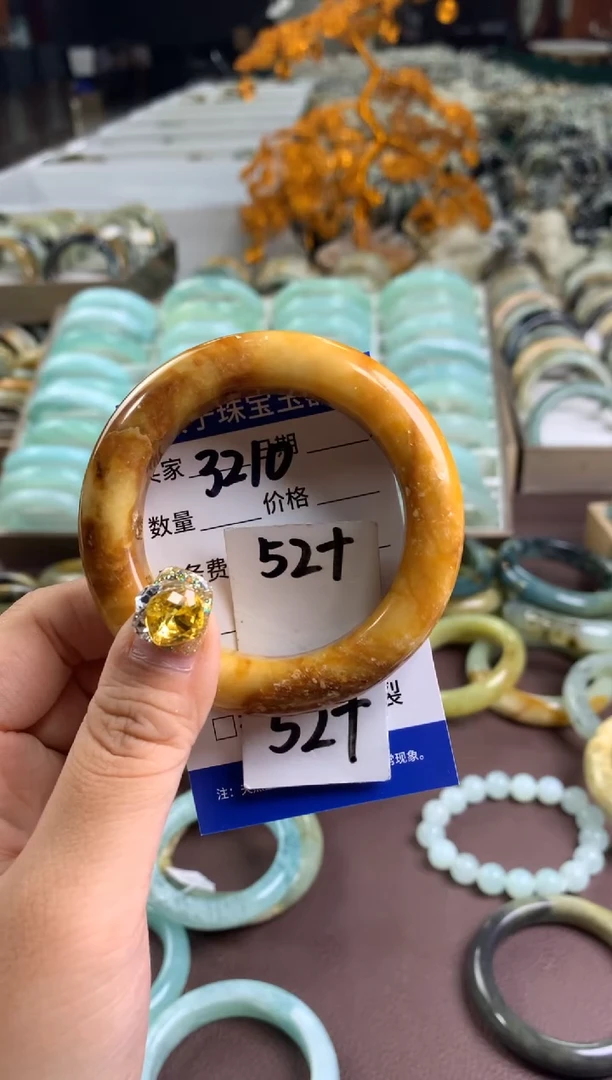 【闪购商品】蛇纹石玉手镯未镶嵌3210