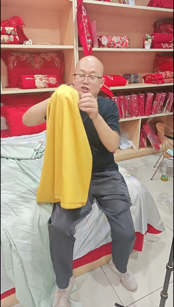 银鼠毛长绒棉床单2.4*2.5黄色