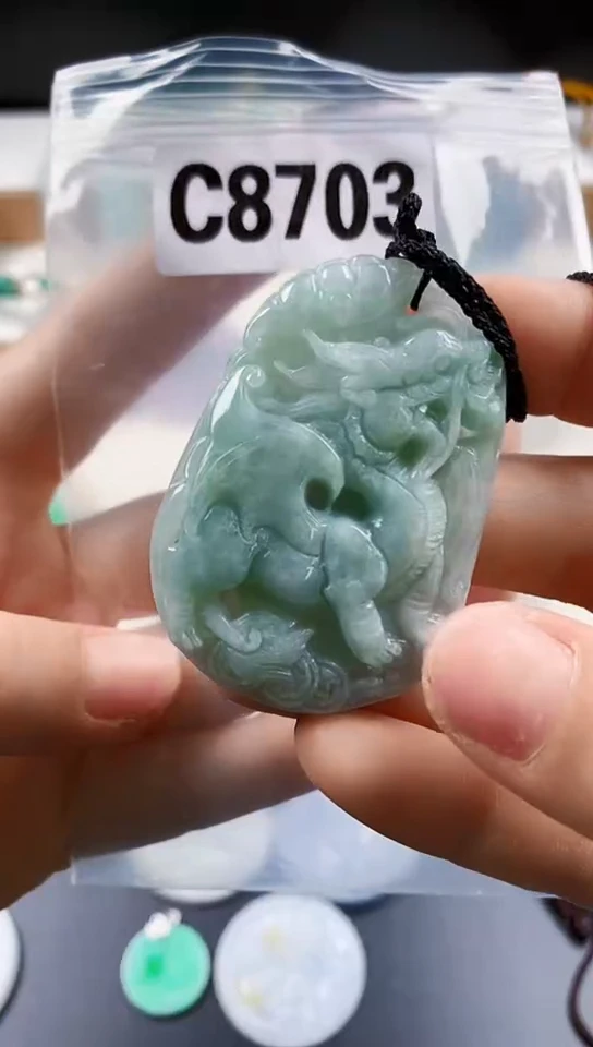 颈饰未镶嵌翡翠天然翡翠吊坠挂件