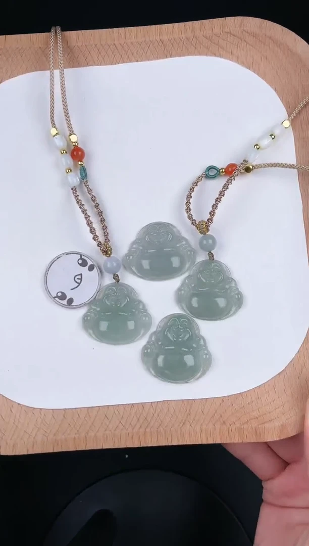 翡翠未镶嵌颈饰LC028翡翠冰绿小佛（多样性发其一）