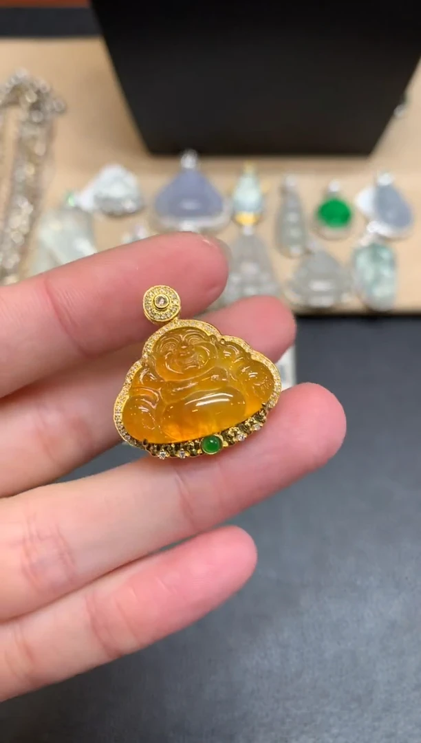 【闪购商品】翡翠颈饰18K金镶嵌佛公【无服务费】