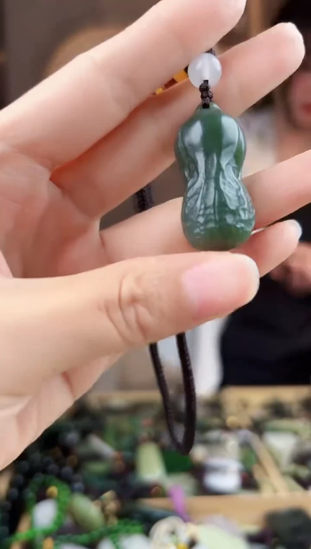 颈饰未镶嵌和田玉拍一发一，多样性发货