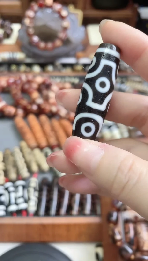 未镶嵌珠珠玛瑙/玉髓黑白金刚八眼