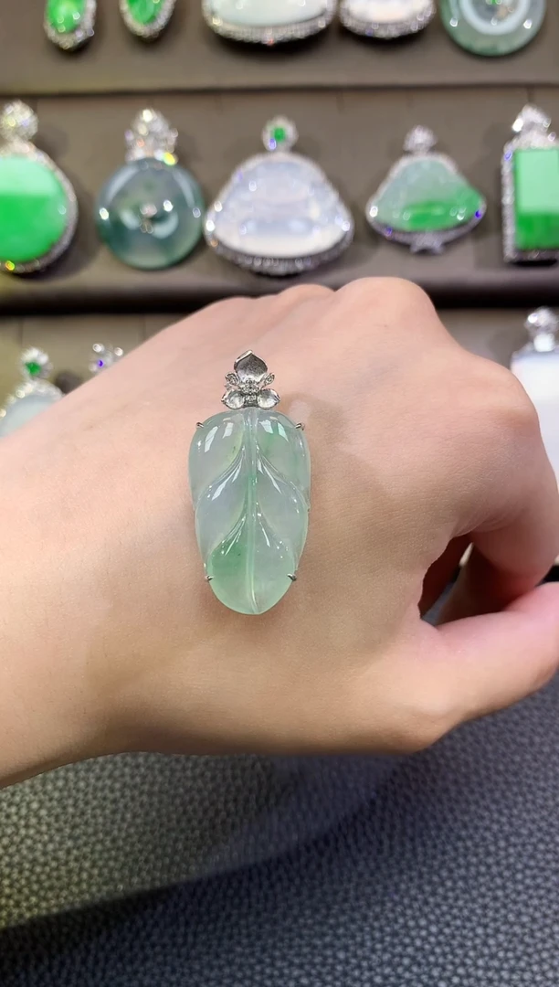 翡翠18K金镶嵌吊坠(不含链)夏日珠宝 A41