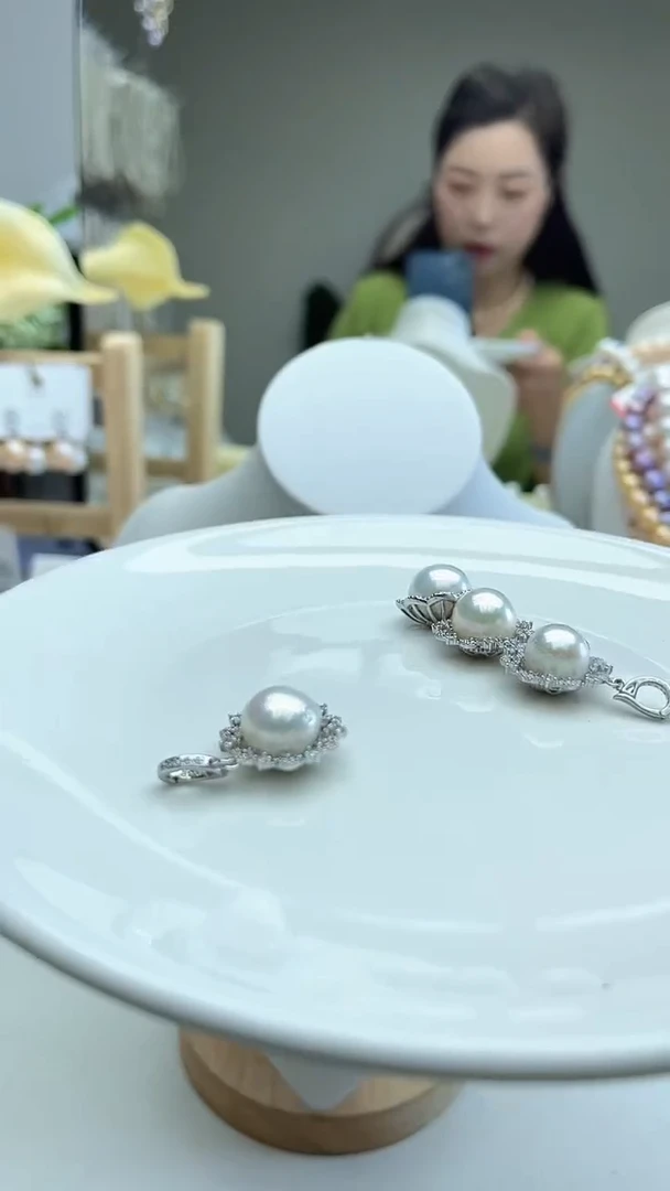 未镶嵌吊坠淡水珍珠白色系吊坠太阳花