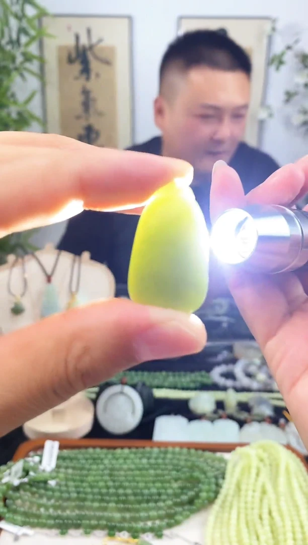 和田玉未镶嵌颈饰1