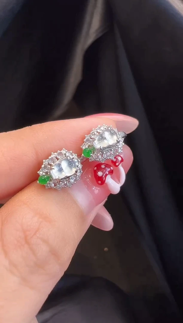 翡翠18K金镶嵌耳饰耳饰