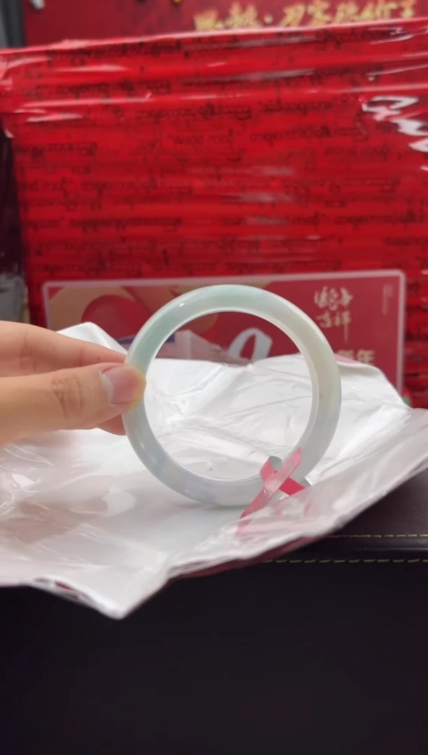 【闪购商品】翡翠手镯未镶嵌9翡翠手镯（微瑕）