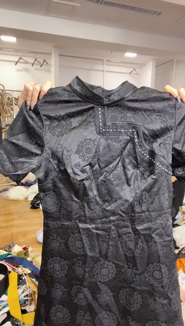 L码        105-115斤  无腰带 裙子