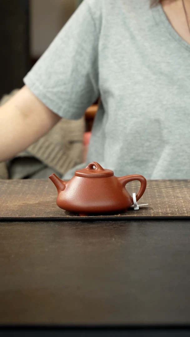 茶壶紫砂红降坡子冶石瓢光素200cc