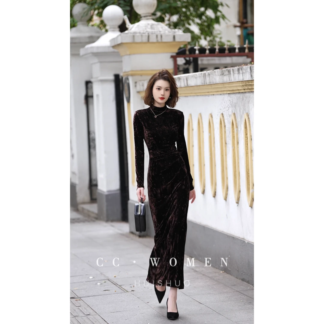 彩彩家【暮光之城】冬款半高领复古港风显瘦高腰修身款气质连衣裙