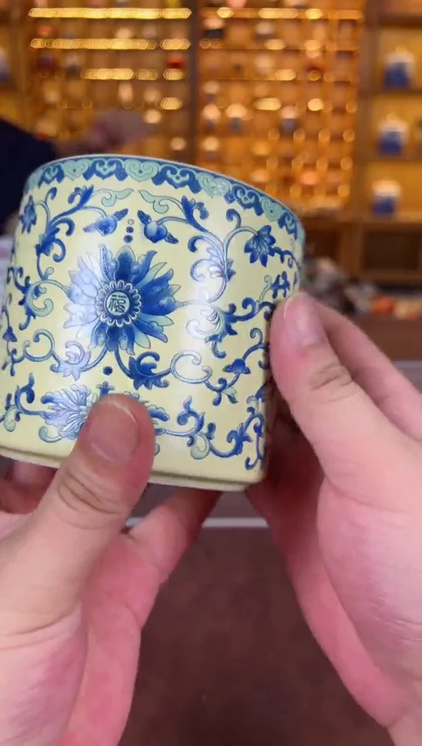 瓷片鸣盏居11111111缠枝莲烟灰缸