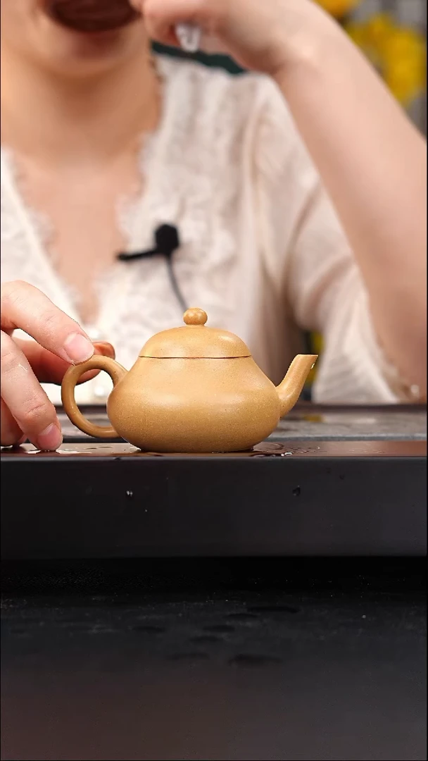 茶壶紫砂宝山绿泥梨形140cc张雳