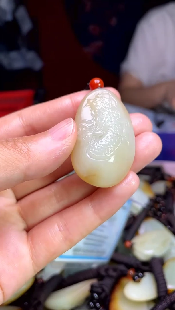和田玉未镶嵌颈饰1