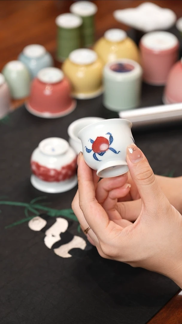 雪堂青花釉里红三桃杯