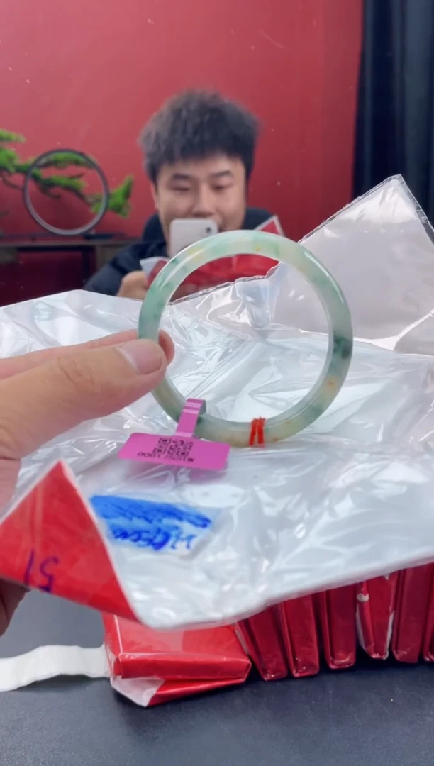 未镶嵌手镯翡翠6