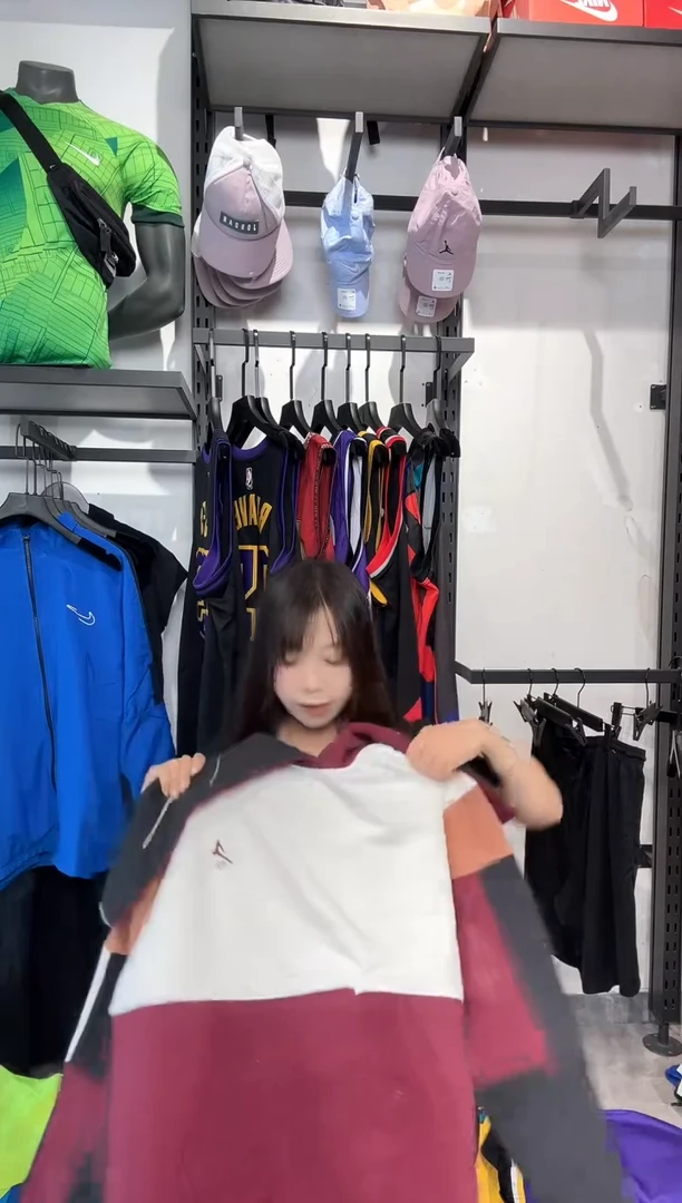 1625   编码 瑕疵款以直播间过款为准 尺码175