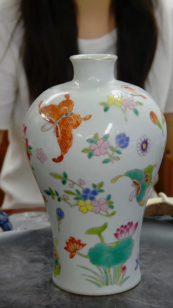 瓶粉彩花蝶纹梅瓶#16#