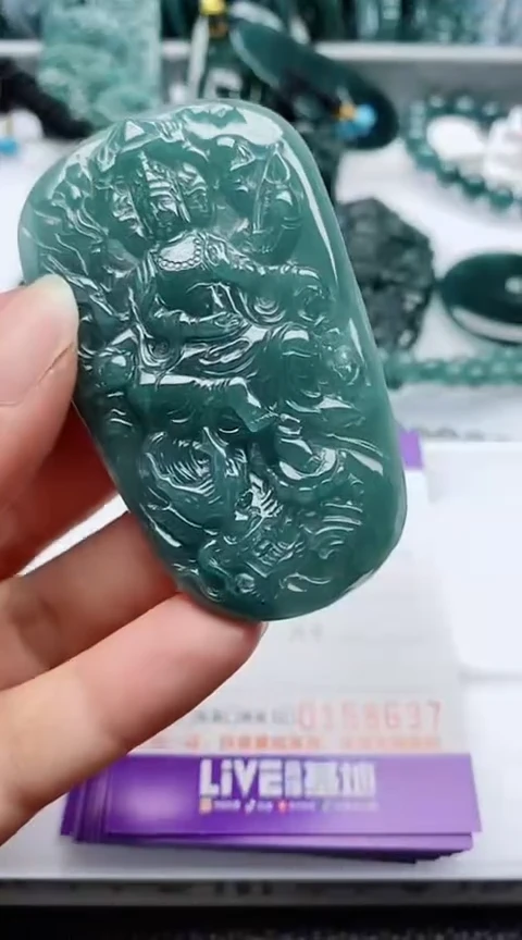 翡翠未镶嵌颈饰