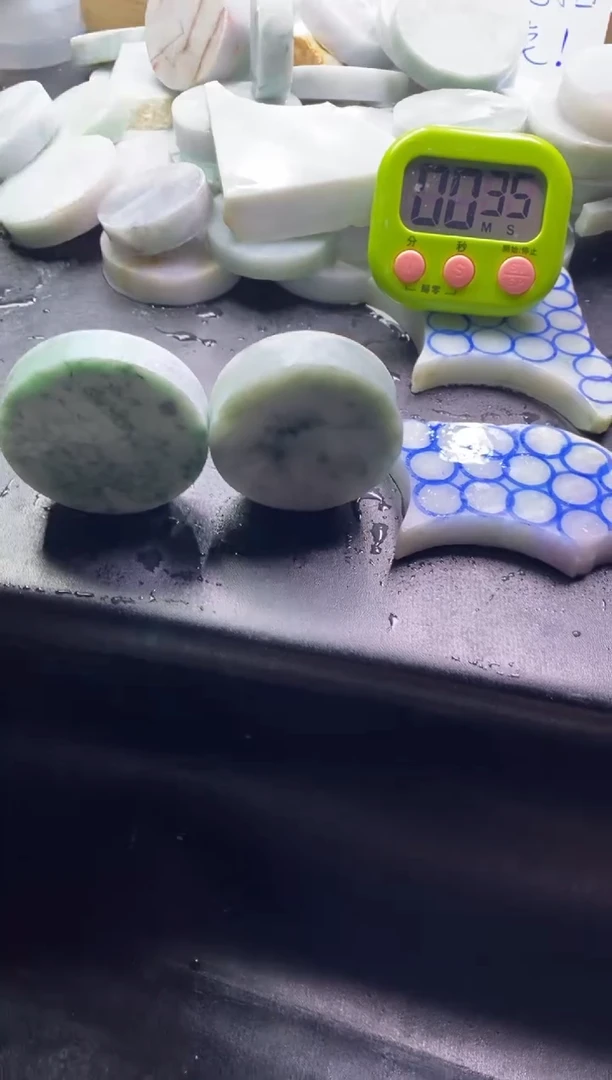 【闪购商品】翡翠挂件未镶嵌镯心