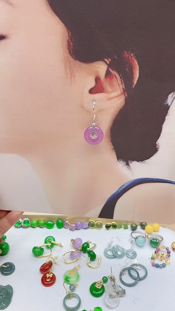 未镶嵌石英质玉（天山翠）耳饰405