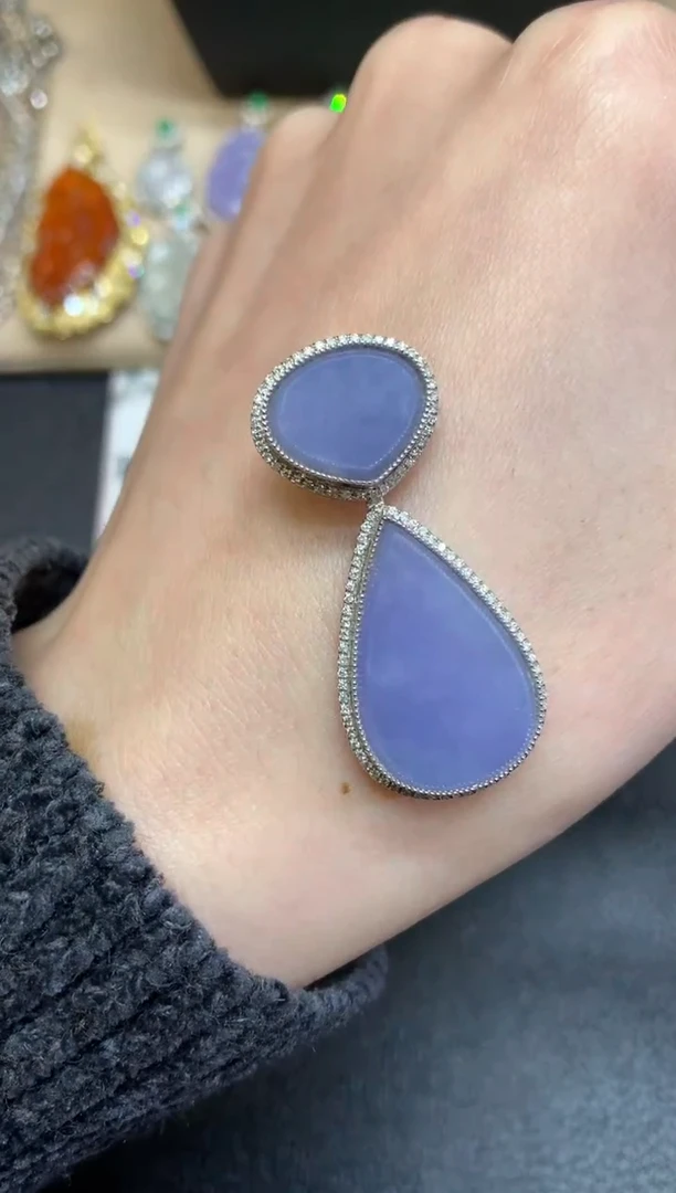 【闪购商品】翡翠颈饰18K金镶嵌水滴【无服务费】