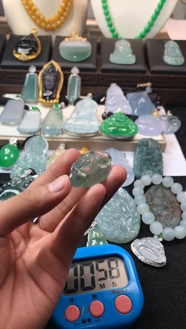 未镶嵌定制翡翠陌*人  S毛货不退不换