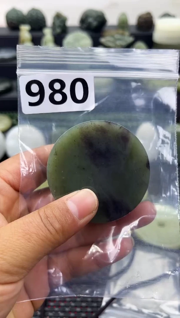 未镶嵌和田玉珠宝半成品镯芯