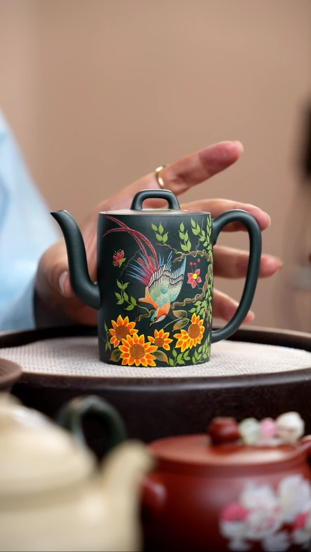 茶壶紫砂九龄君子兰汲直泥绘花鸟