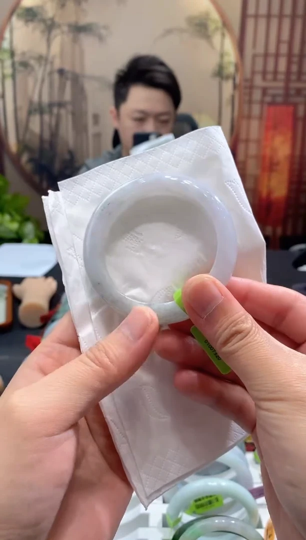 未镶嵌手镯翡翠000084589