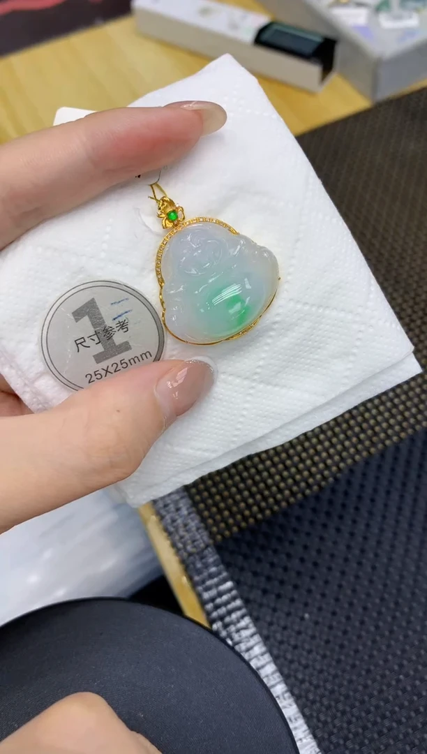 颈饰18K金镶嵌翡翠1111111