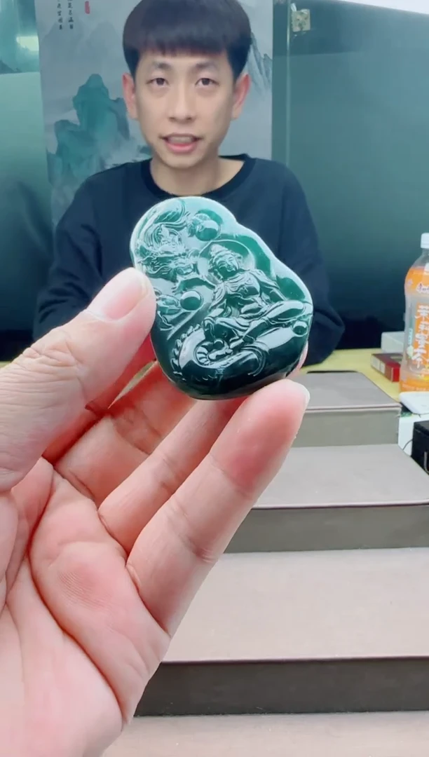 【闪购商品】翡翠颈饰未镶嵌御龙观音